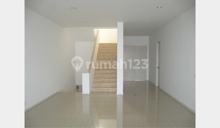 Premium Residential House with 4 BR with Good Green Garden and Private Pool at Cilandak Near MRT Station 2