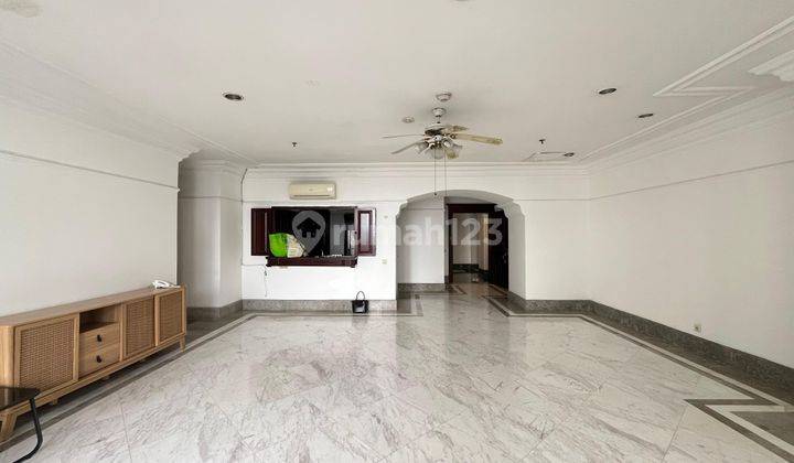 Apartemen Indah. Big Size Balcony Dan Lantai Marmer Dengan 2 Kamar Cantik di Apartemen Permata Hijau 1