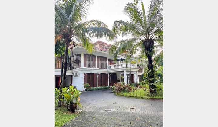 Wonderful House, Spacious and Peaceful with Nice 6 Bedrooms at Cipete Prime Area