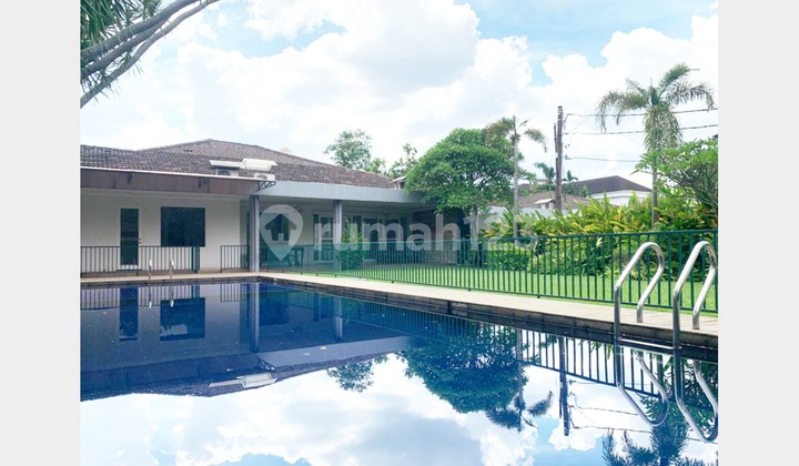 Beautiful and Spacious House with Cozy 4 Bedrooms in the Kemang Timur Area, Featuring a Nice Pool and Garden Beautiful and Spacious House with Cozy 4 Bedrooms in the Kemang Timur Area, Featuring a Nice Pool and Garden