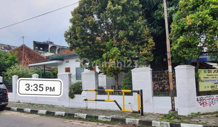 Dijual Rumah Classic 838m2 Dengan 4 Kamar Cantik, Posisi Hook di Gondokusuman Area 2