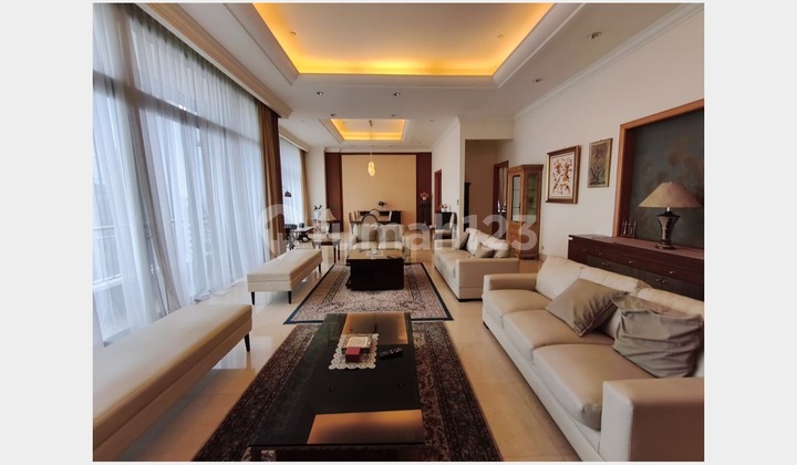 For Sale Fast! Exclusive Airlangga Apartment, Spectacular View, 5-Star Facilities with 4 Beautiful Bedrooms