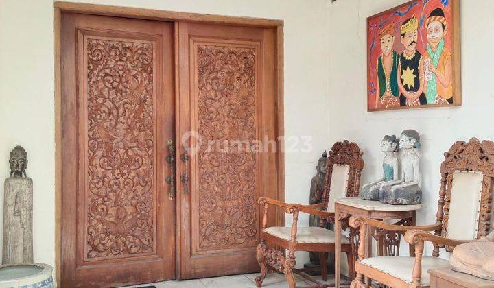 Dijual Rumah Bergaya Jawa Dengan 4 Lantai Dan 5 Kamar di Radio Dalam Area 1