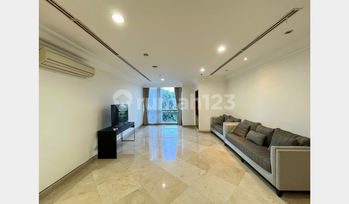 Spacious Living Area with Comfortable 3 BR, Peaceful Environment & Easy Access in Simprug Terrace 1