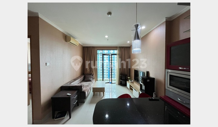 Minimalist Apartment Living for the Discerning Tenant, Nice 2 Bedrooms at Hamptons Park, Strategic Area