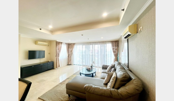 Ultimate Convenience 3 Bedrooms Unit, Well Maintained At Golf Hill Pondok Indah, Near To Jis