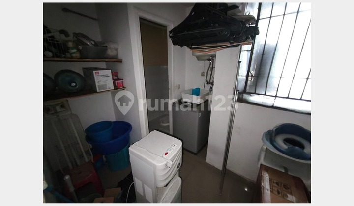 Comfortable Unit, Fully Furnished and Good Quality Facilities with Cozy 3 Bedrooms at Taman Rasuna Apartment, Prime Area