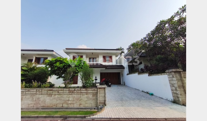 Dijual Rumah Mewah di Compound, Ekslusif dengan 6 Kamar Cantik dan Luas di Pejaten Strategic Area