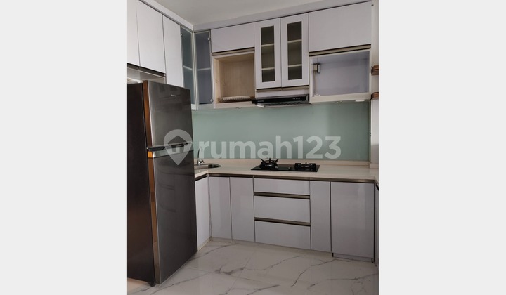 Comfortable And Peaceful Unit With Nice 2 Bedrooms At Nifarro Park Apartment, Strategic Location 2