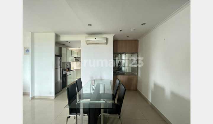 Tranquil & Stylish 2-Bedroom Escape in Hampton Park Apartment, Good Facilites and Building 2