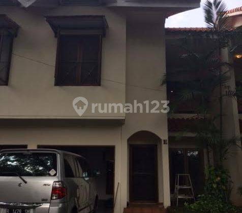 Excellent Town House With 3 Bedrooms In Strategic And Famous Kemang Area 2