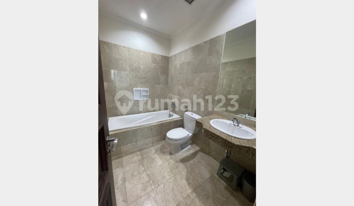 Excellent Spacious Well Maintaned 2 BR Unit At The Belezza Apartment 2