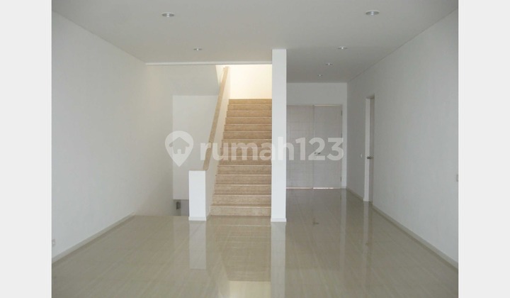 Comfortable 2-storey House with Spacious Green Garden and Private Pool at Cilandak Barat Area 2