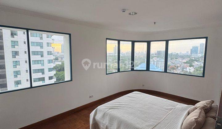 Excellent Unit, Recently Renovated With Nice 1 Bedroom At Park Royal Gatot Subroto 2