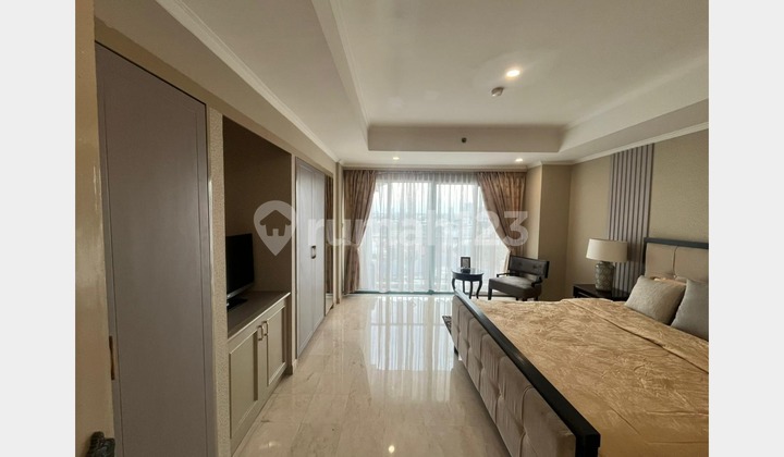 Ultimate Convenience 3 Bedrooms Unit, Well Maintained At Golf Hill Pondok Indah, Near To JIS 2