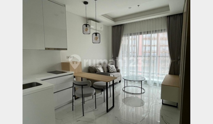 Minimalist Unit, High Quality 1 Bedroom At South Quarter Apartment Strategic Location 1
