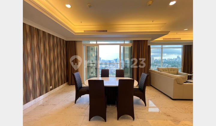 Luxurious, Bright, and Elegant 2BR Unit with High-Quality Building and Facilities - at Botanica Apartment's Strategic Location 2