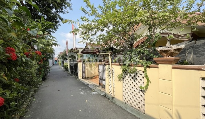 BEST DEAL! Jual Cepat Rumah Siap Huni Strategis di Lubang Buaya - Dekat Pintu ToL BEST DEAL! Jual Cepat Rumah Siap Huni Strategis di Lubang Buaya - Dekat Pintu ToL