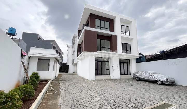 For Sale New Shop House Sultan Agung Residence, South Jakarta 2