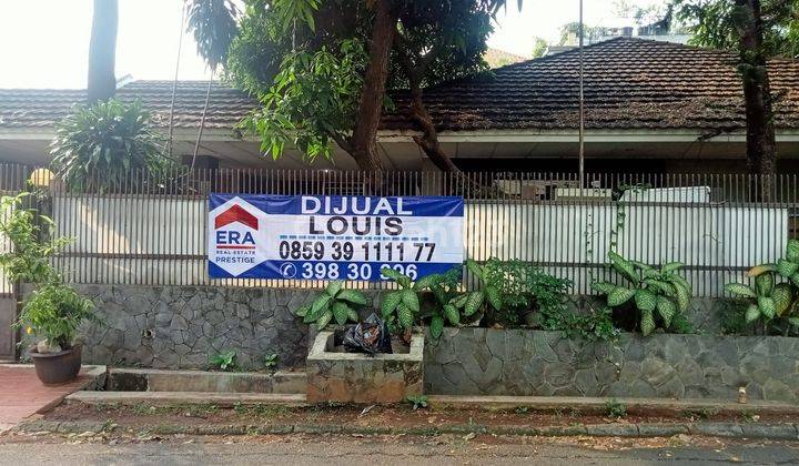 RUMAH DI JL. VILLA, Karet Semanggi- Setiabudi 1