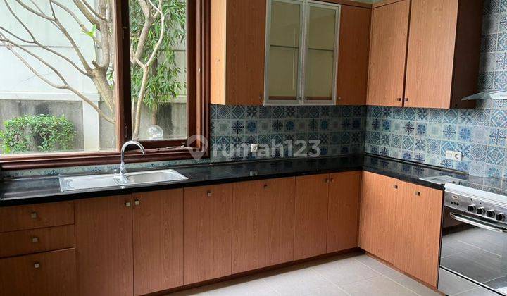 For Lease A Well Built Strategic House At Menteng