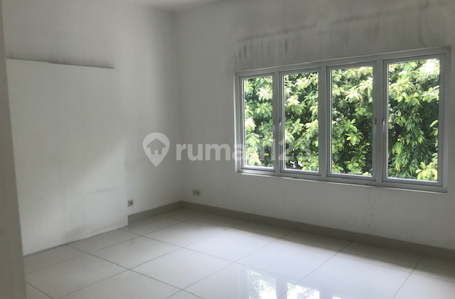 Dijual Rumah Tua Menteng Di Area Blora Kendal, Cocok Untuk Bangun Mini Building. Dekat Ke Stasiun Sudirman