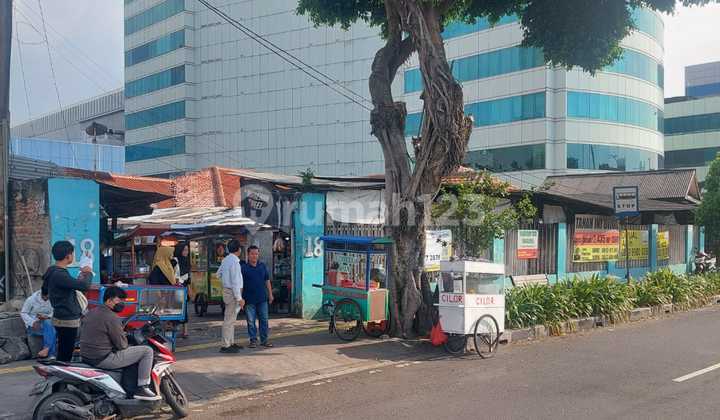 Tanah Komersial Di Jalan Perjuangan Kebon Jeruk, Cocok Untuk Bangun Gedung 1