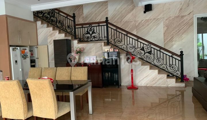 RUMAH DI KOMPLEK PATAL SENAYAN, JAKARTA SELATAN  1