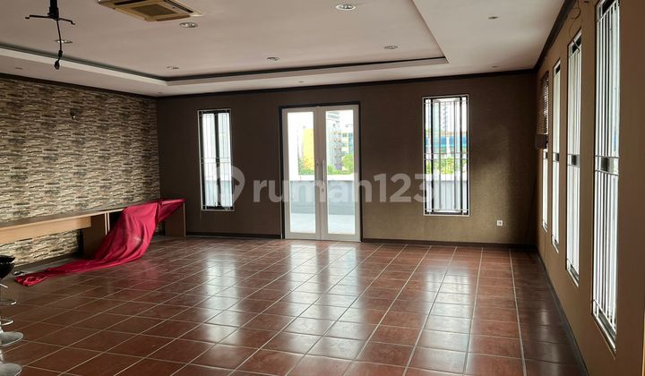 GEDUNG STANDALONE DI THAMRIN DEKAT STASIUN DUKUH ATAS 