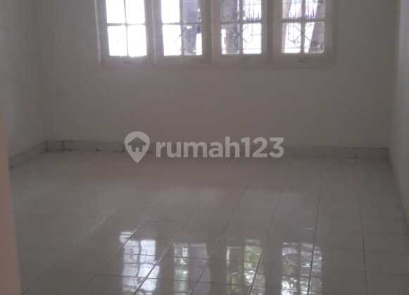 OLD HOUSE IN SURYO CLOSE TO SENOPATI AND SCBD SUITABLE FOR BUILDING A 4-STORY OFFICE BUILDING