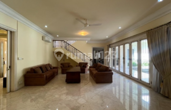 Stunning Tropical Colonial House in Menteng