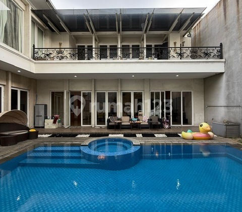 Rumah di Patal Senayan, 5 Menit ke Hotel Mulia & 10 Menit ke Plaza Senayan