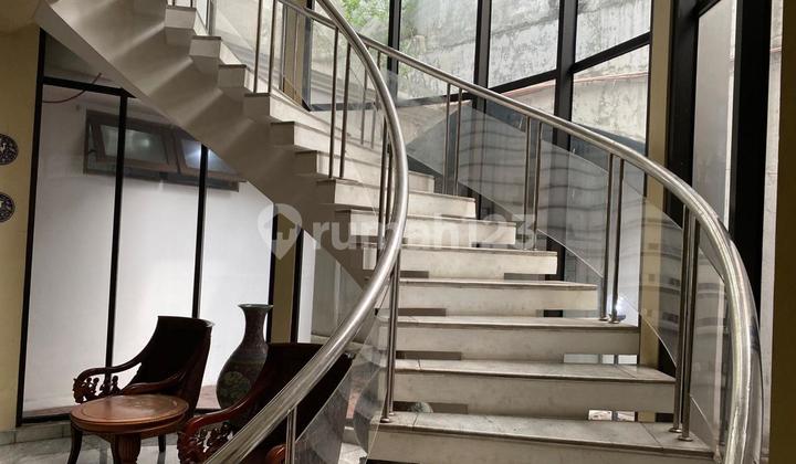 Rumah Area Komersial Cocok untuk Usaha di Menteng Rumah Area Komersial Cocok untuk Usaha di Menteng