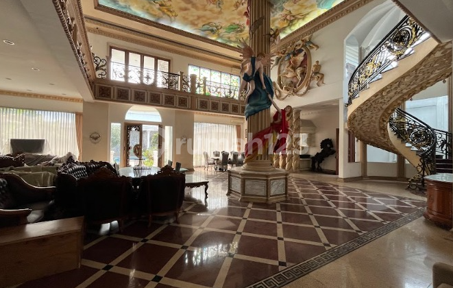 OLD HOUSE - COMMERCIAL AREA METRO PONDOK INDAH 2