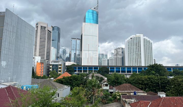 GEDUNG STANDALONE DI THAMRIN DEKAT STASIUN DUKUH ATAS 