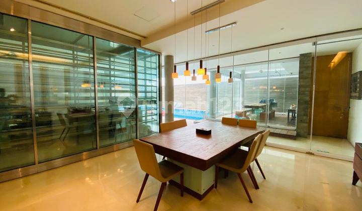 House in the Senayan Area Close to Senayan City House in the Senayan Area Close to Senayan City