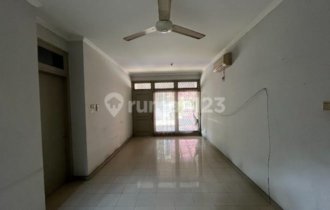 RUMAH AREA KOMERSIAL DI MENTENG  2