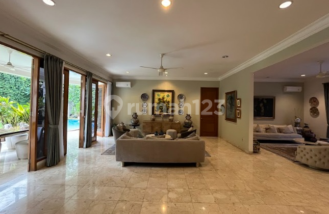 RUMAH DI KEMANG COCOK UNTUK TINGGAL ATAU KLINIK KECANTIKAN 