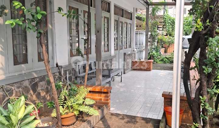 House In Central Menteng Ready to be Rebuilt House In Central Menteng Ready to be Rebuilt