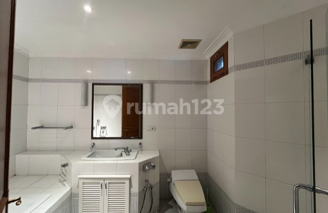 Rumah di Pondok Indah Area Sekolah Kencana 2