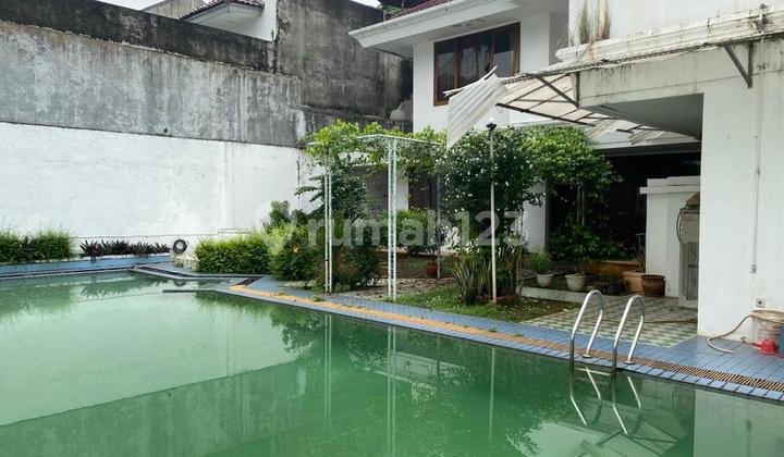 Rumah Area Komersial Cocok untuk Usaha di Menteng 2