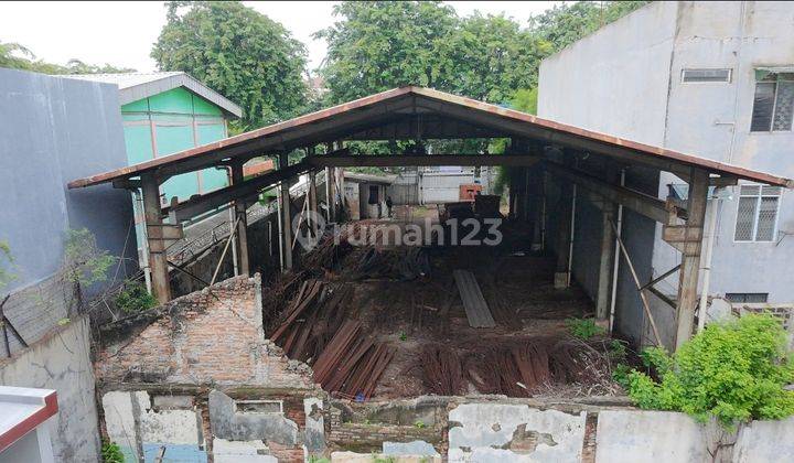 RUANG USAHA KYAI HAJI ZAINUL ARIFIN ( KETAPANG) 