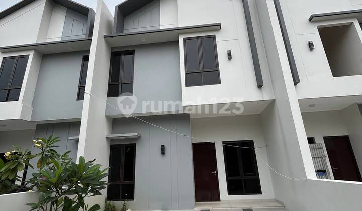 Rumah Baru Strategis Jalan Tugu Jatiwaringin, Bekasi Rumah Baru Strategis Jalan Tugu Jatiwaringin, Bekasi