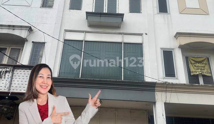 This shophouse offers a strategic location in Kalimalang, West Bekasi.