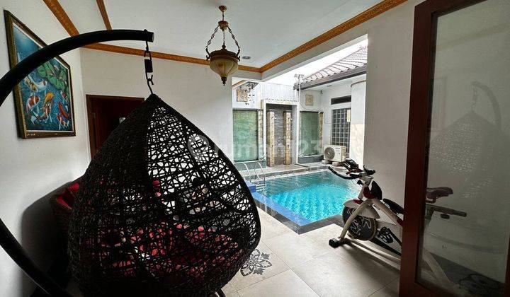 Rumah Hook Ada Kolam Renang Komplek Elite Elang Malindo Jatiwaringin 1