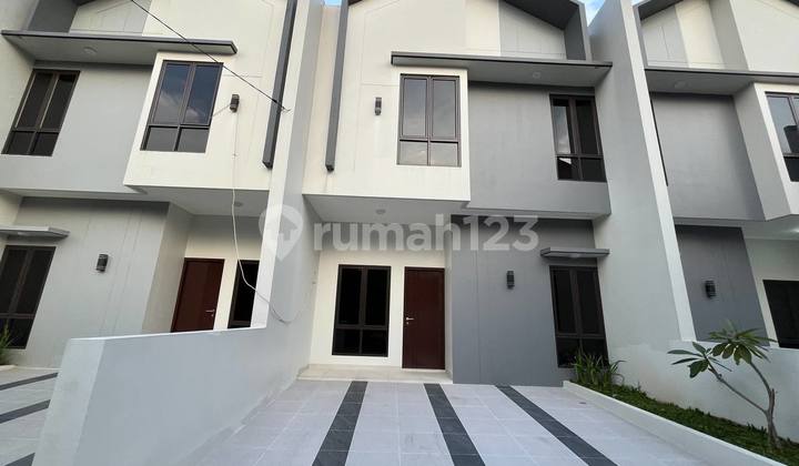 Rumah Baru 2 Lantai Jalan Jatiwaringin Sebrang Mcd