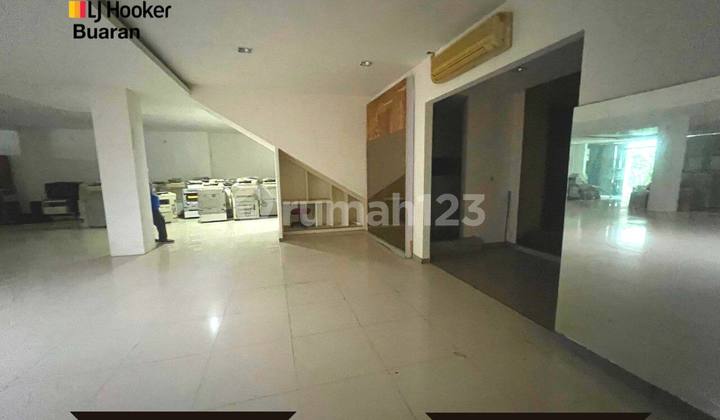 Gedung 4 Lantai Wahid Hasyim di Jakarta Pusat 10
