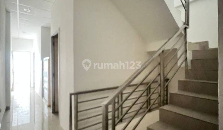 Ruko Pinggir Jalan Raya Pahlawan Revolusi Pondok Bambu Jakarta Timur 31