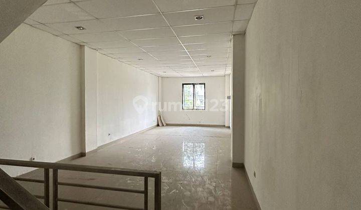 Ruko Pinggir Jalan Raya Pahlawan Revolusi Pondok Bambu Jakarta Timur 8