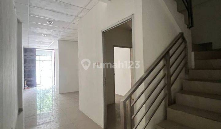 Ruko Pinggir Jalan Raya Pahlawan Revolusi Pondok Bambu Jakarta Timur 32